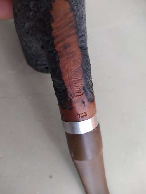 COLLECTIBLE pipes on stand